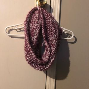 Small infinity scarf